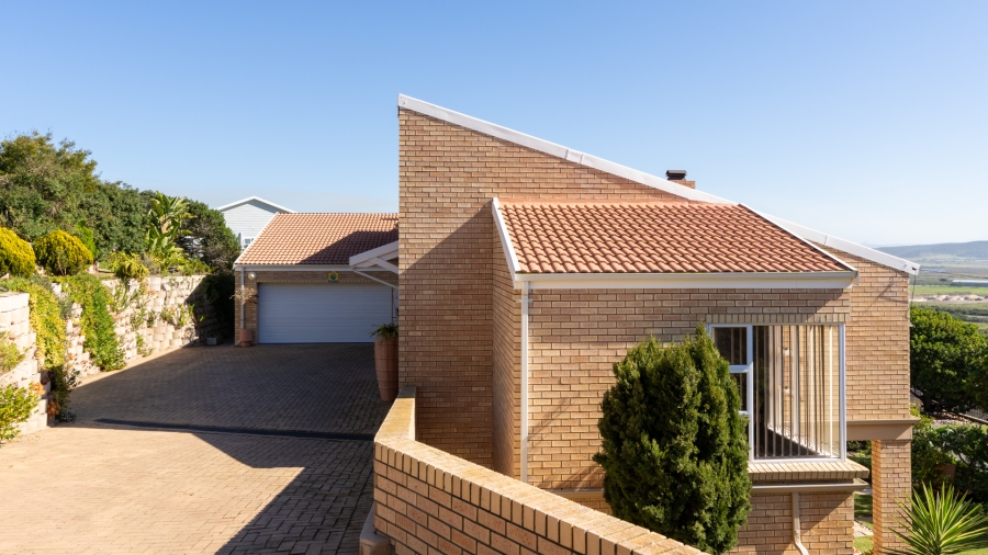 3 Bedroom Property for Sale in Fraaiuitsig Western Cape